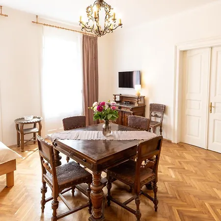 Gruenes Haus 무라우