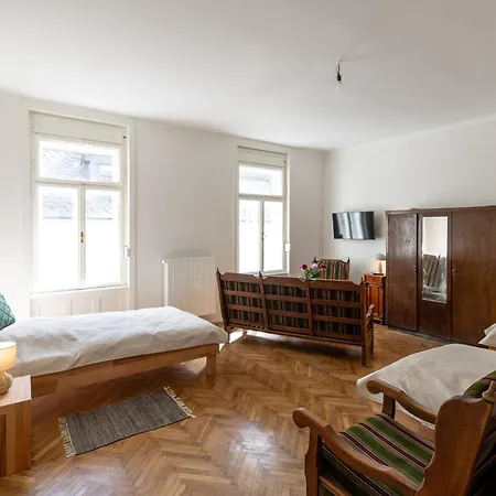 Gruenes Haus 아파트 무라우